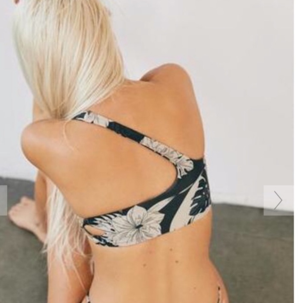 Rare Stone Fox Swim Sandbiscus Nusa Top - Picture 2 of 6